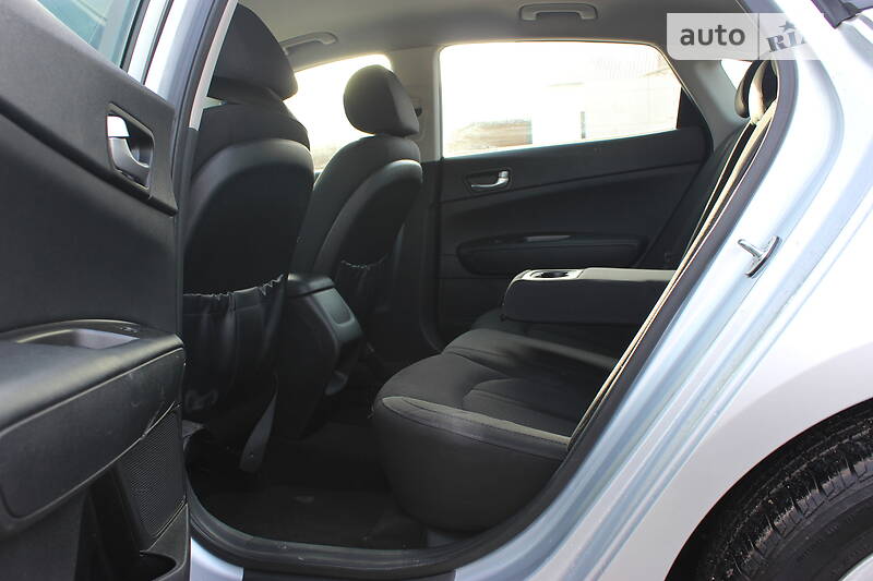 Седан Kia Optima 2017 в Дунаевцах