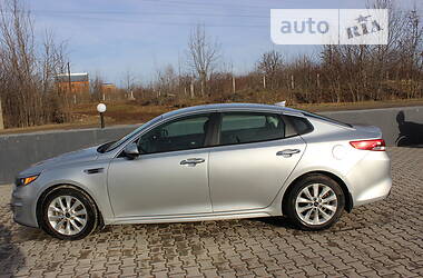 Седан Kia Optima 2017 в Хмельницком
