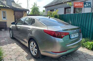 Седан Kia Optima 2013 в Гадяче
