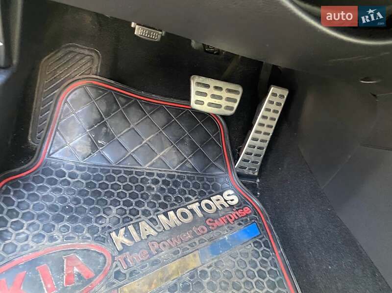Седан Kia Optima 2012 в Киеве