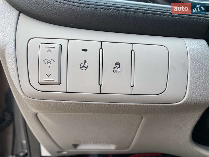 Седан Kia Optima 2015 в Львове