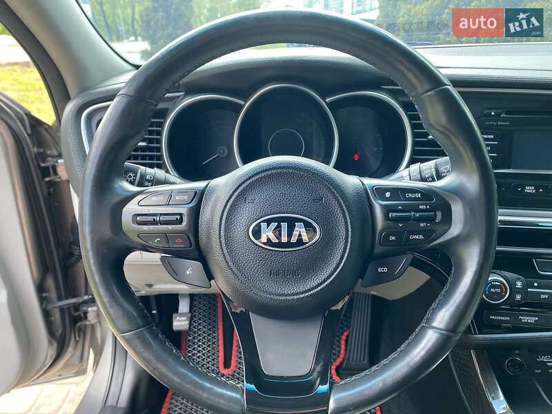 Седан Kia Optima 2015 в Львове