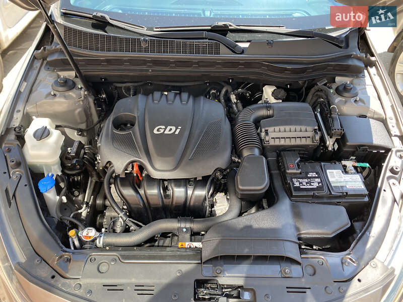 Седан Kia Optima 2015 в Львове