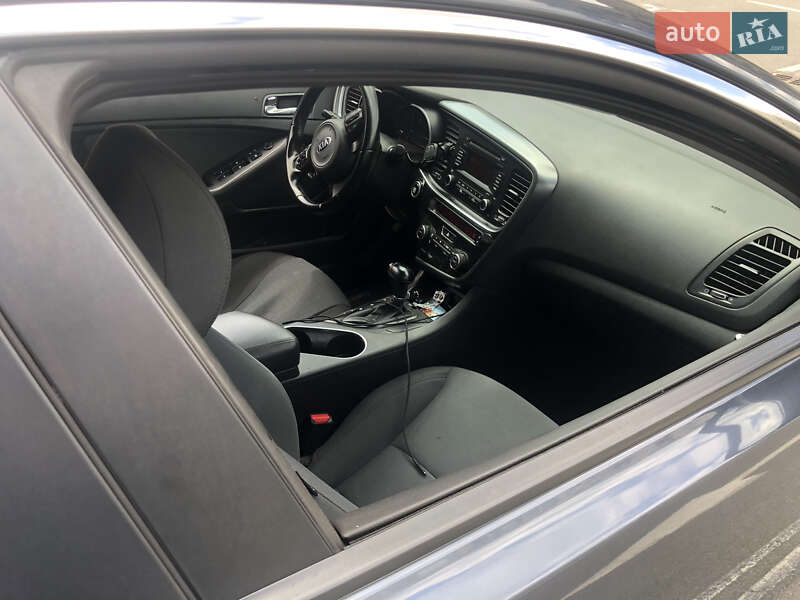 Седан Kia Optima 2014 в Києві