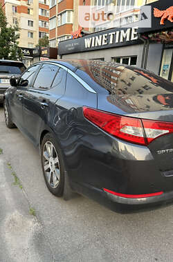 Седан Kia Optima 2012 в Виннице