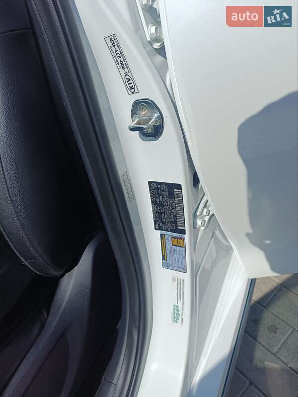 Седан Kia Optima 2017 в Ровно