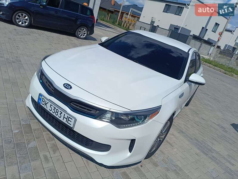Седан Kia Optima 2017 в Ровно