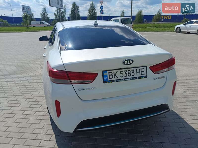 Седан Kia Optima 2017 в Ровно