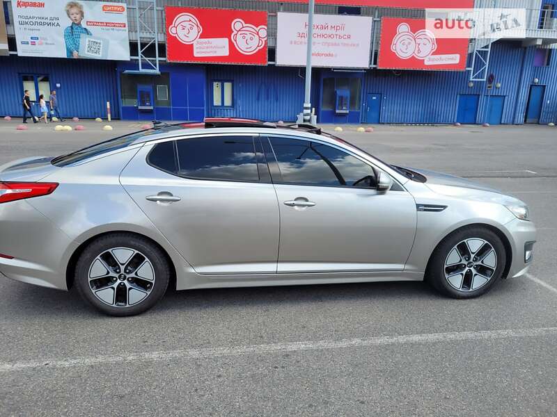 Седан Kia Optima 2013 в Днепре