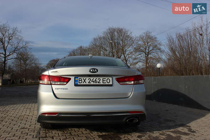 Седан Kia Optima 2017 в Дунаївцях