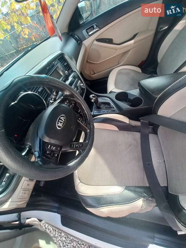 Седан Kia Optima 2013 в Мукачево