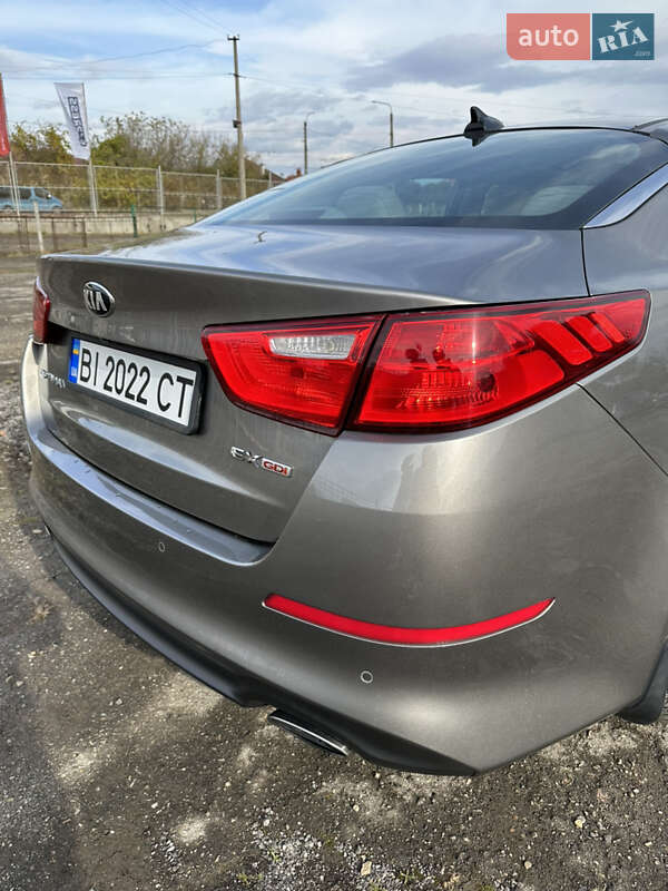 Седан Kia Optima 2014 в Рахове