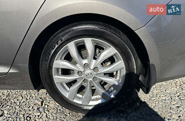 Седан Kia Optima 2014 в Рахове