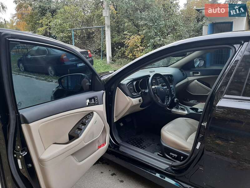 Седан Kia Optima 2012 в Львове