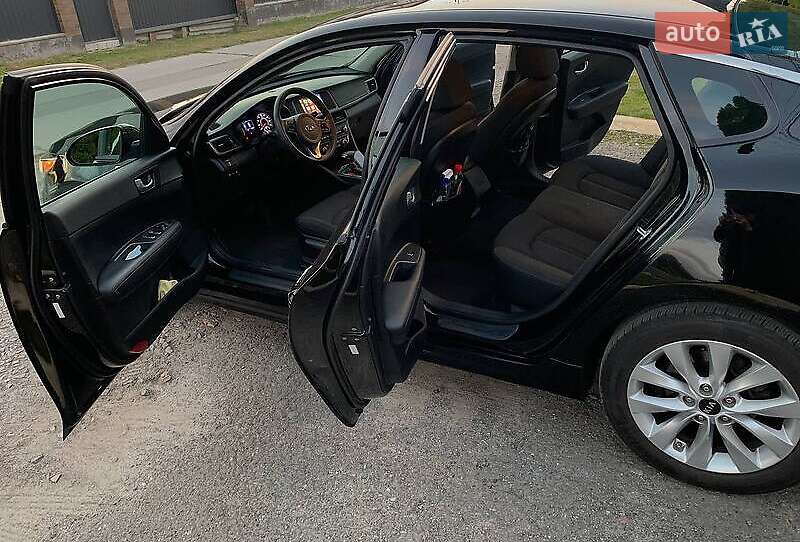 Седан Kia Optima 2018 в Киеве