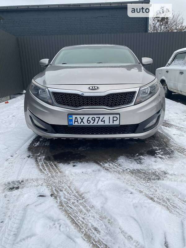 Седан Kia Optima 2013 в Киеве