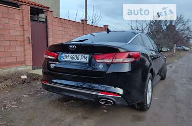 Седан Kia Optima 2016 в 