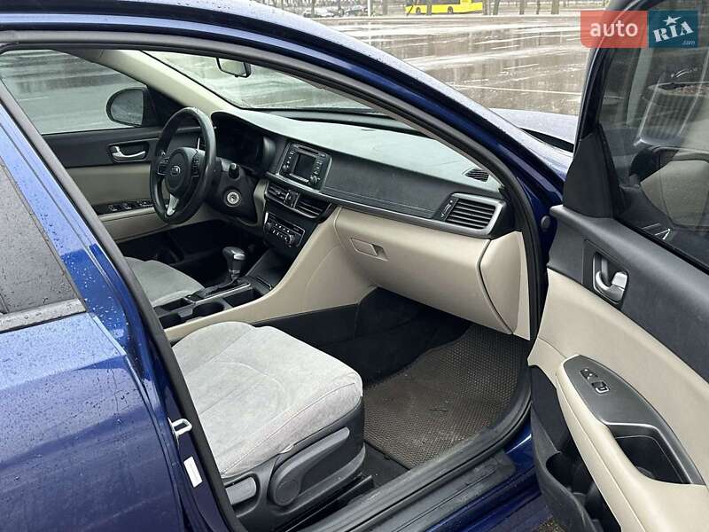 Седан Kia Optima 2015 в Киеве