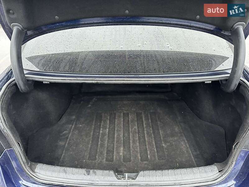 Седан Kia Optima 2015 в Киеве