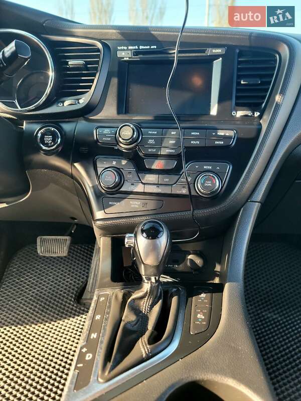 Седан Kia Optima 2012 в Днепре
