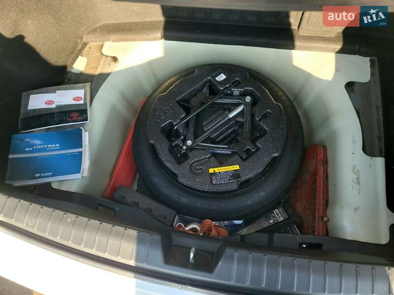 Седан Kia Optima 2012 в Днепре