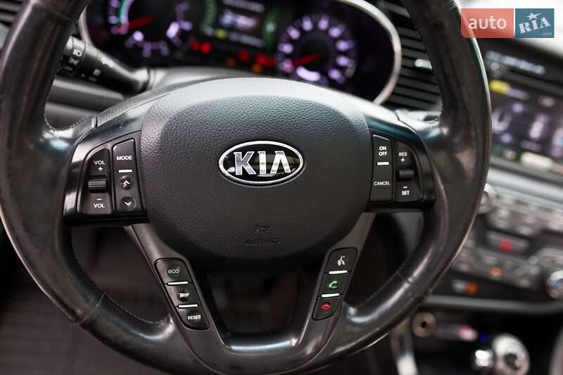 Седан Kia Optima 2013 в Киеве