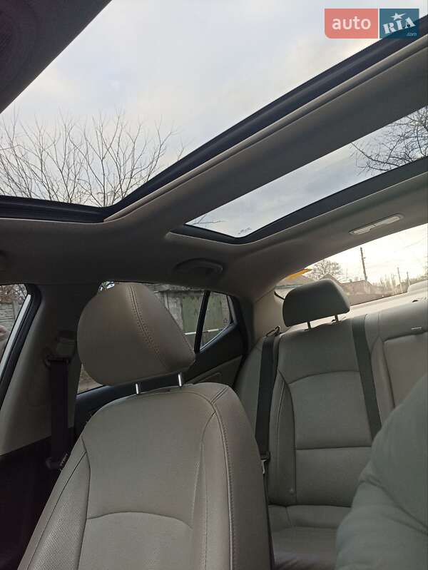 Седан Kia Optima 2014 в Кременчуге