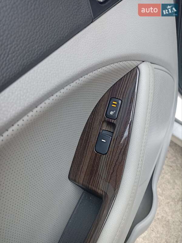 Седан Kia Optima 2014 в Кременчуге