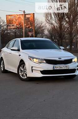 Седан Kia Optima 2016 в Покровске