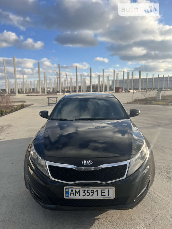 Седан Kia Optima 2013 в Коростене