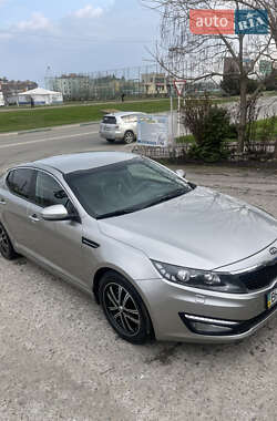 Седан Kia Optima 2012 в 