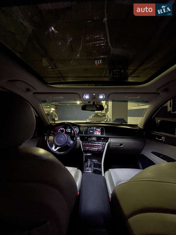 Седан Kia Optima 2016 в Киеве
