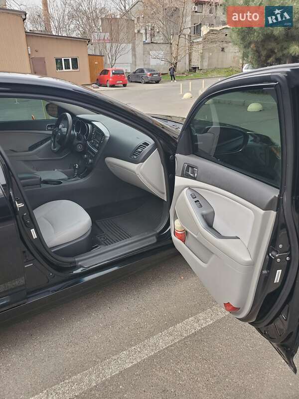 Седан Kia Optima 2014 в Одессе