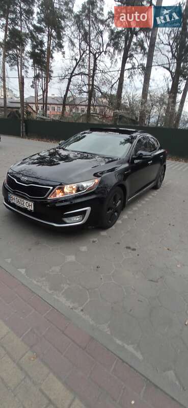 Седан Kia Optima 2012 в Києві