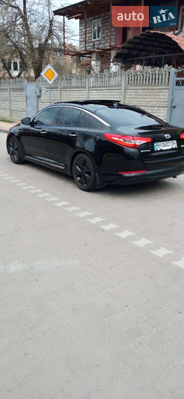 Седан Kia Optima 2012 в Києві