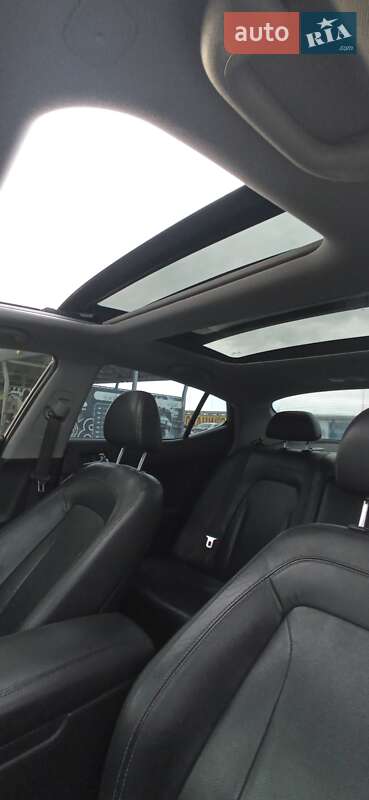 Седан Kia Optima 2012 в Києві
