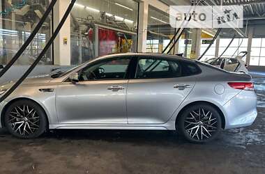 Седан Kia Optima 2016 в Одессе