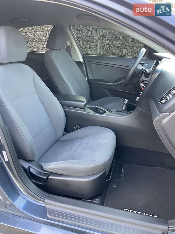 Седан Kia Optima 2014 в Снятині