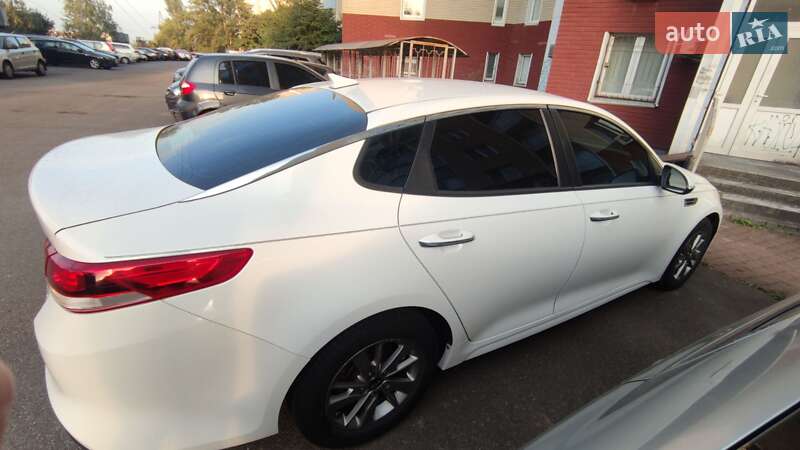Седан Kia Optima 2016 в Киеве