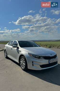 Седан Kia Optima 2017 в Тячеве