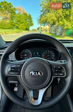 Седан Kia Optima 2017 в Тячеве
