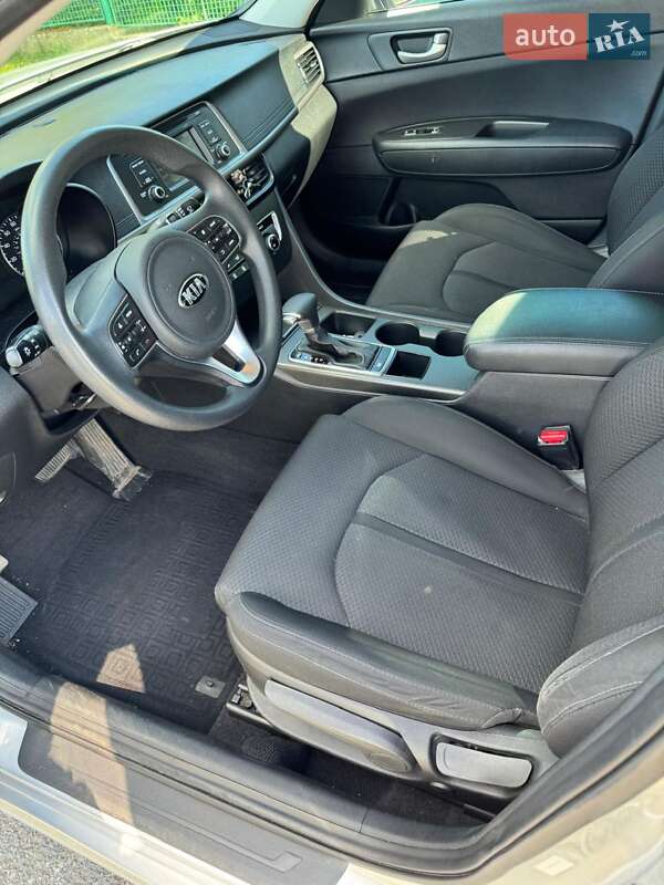 Седан Kia Optima 2017 в Тячеве