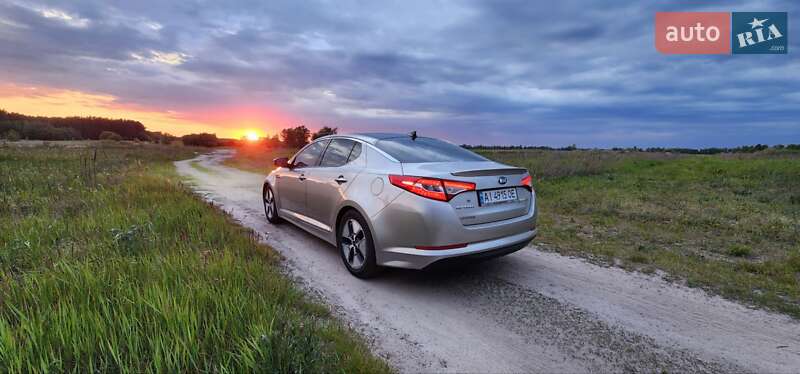 Седан Kia Optima 2013 в Киеве