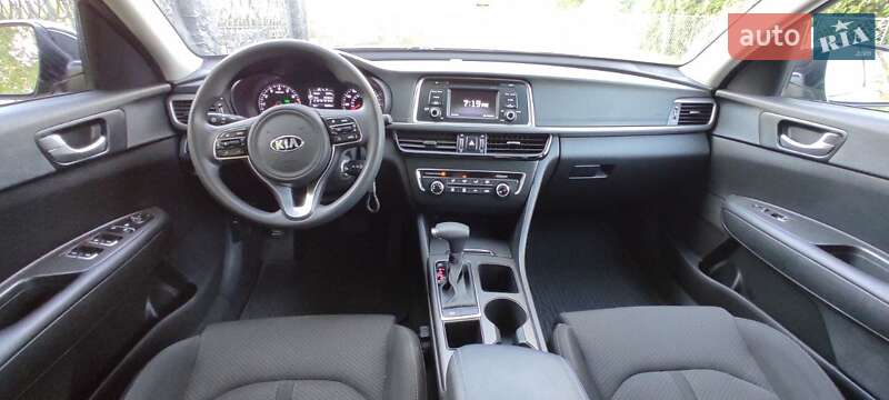 Седан Kia Optima 2016 в Ровно