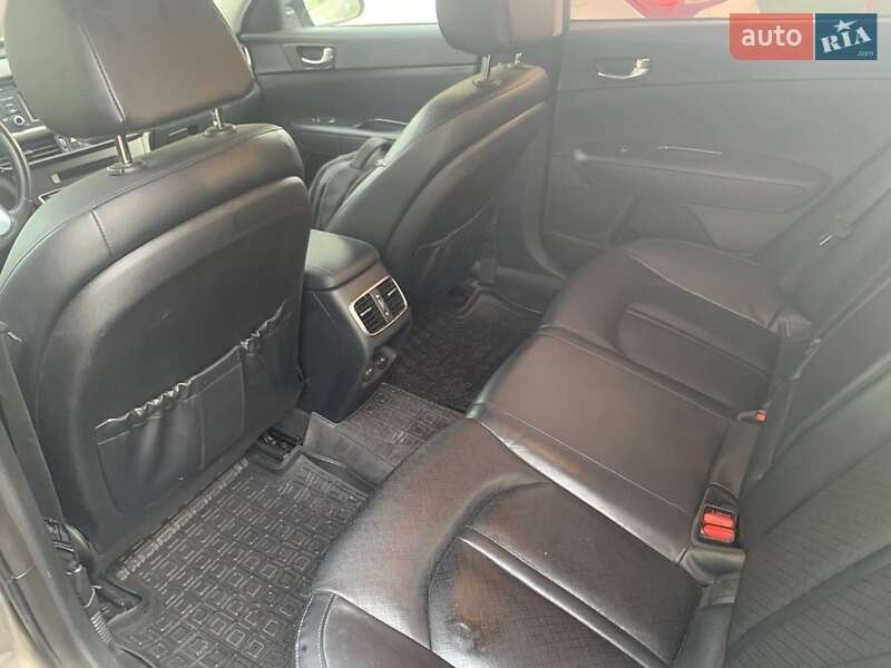 Седан Kia Optima 2016 в Києві
