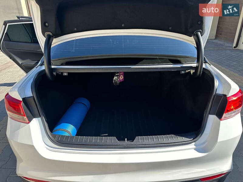 Седан Kia Optima 2016 в Измаиле