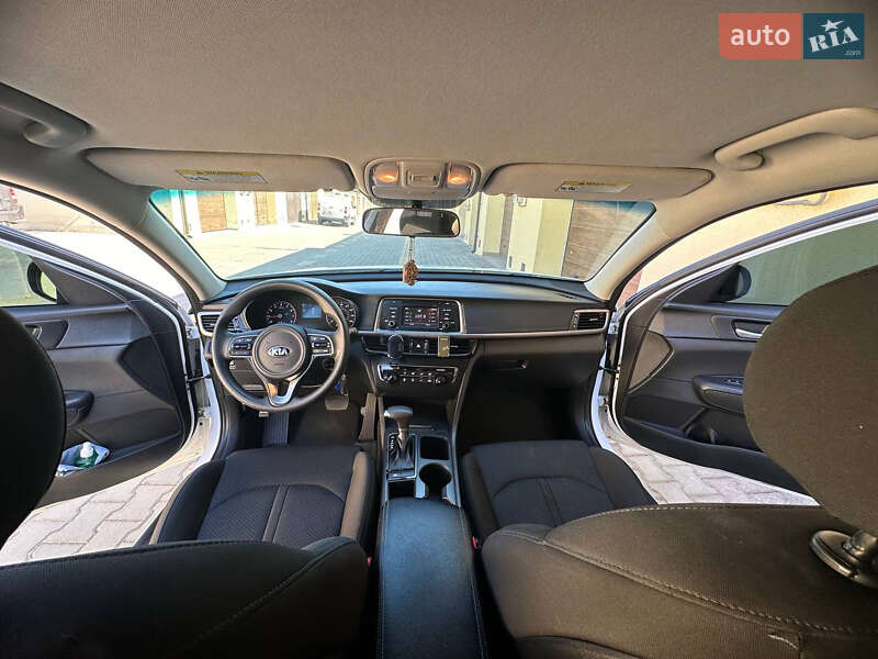 Седан Kia Optima 2016 в Измаиле