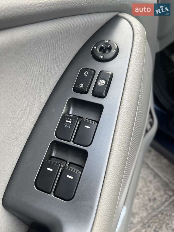 Седан Kia Optima 2015 в Дніпрі