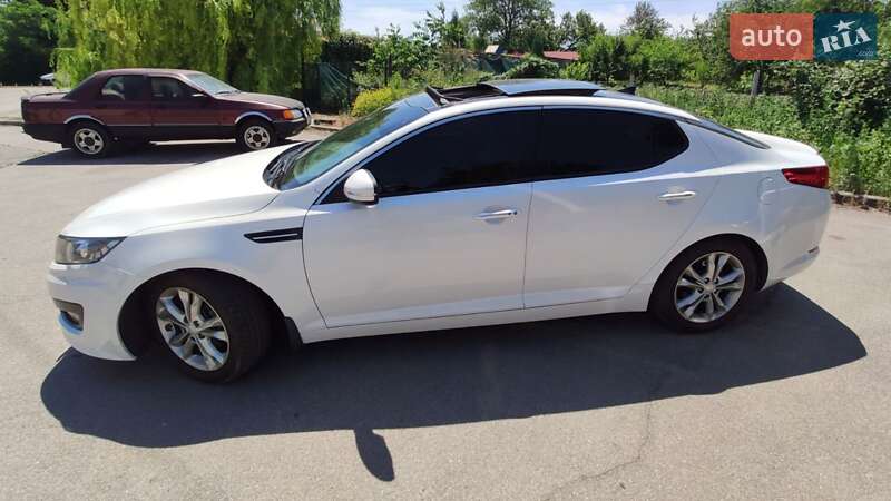 Седан Kia Optima 2013 в Днепре