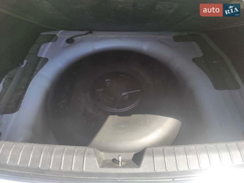 Седан Kia Optima 2013 в Днепре